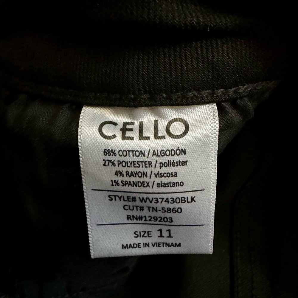 Cello - Black Bell Bottom High Rise Jeans - NWOT! - Picture 9 of 9